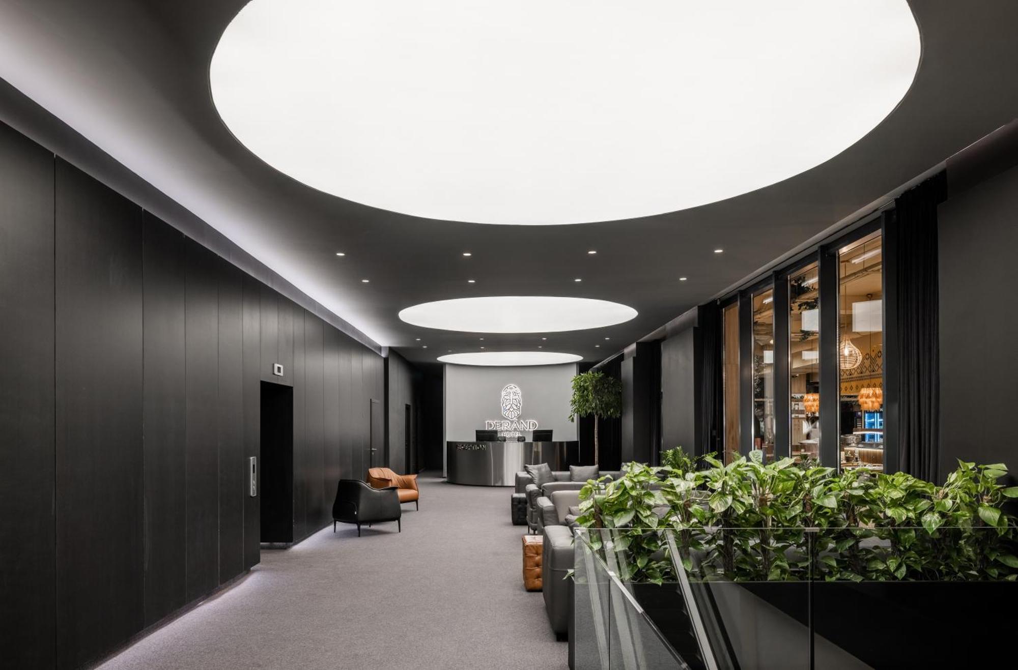 Derand Hotel Pristina Exterior photo